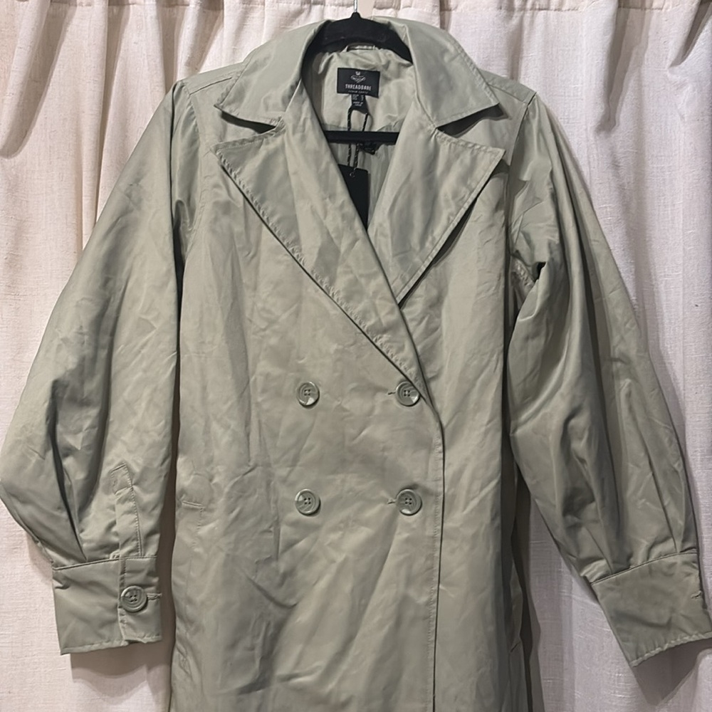 Threadbare trench coat - Picture 2 of 10